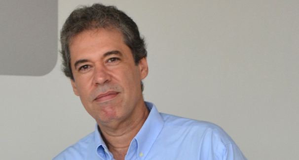04 12 PEQ Prof José noticia01