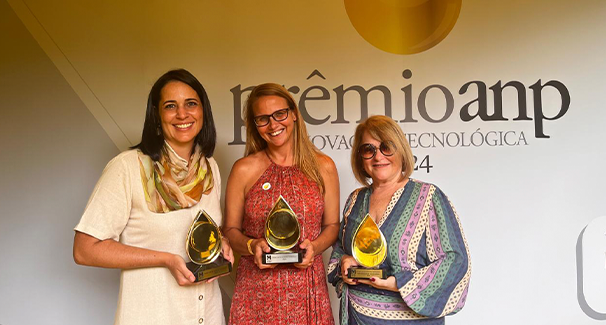 04 12 PEQ Profª Angela noticia01